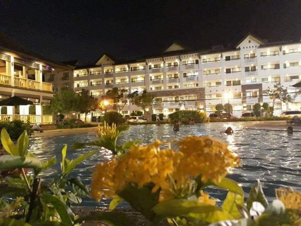 Ri'S One Oasis W Free Pool Back Of Sm City Mall Davao Exterior photo